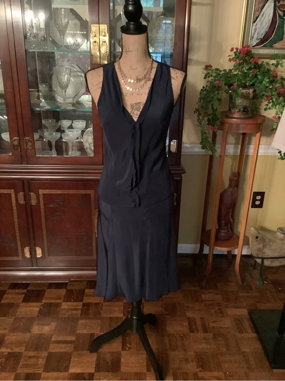 Sleeveless Navy Skirt Set with V-Neck Tie